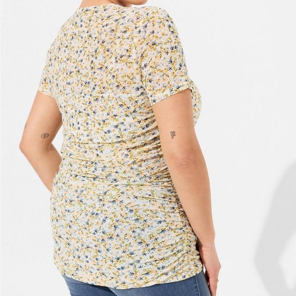 Torrid Ditsy Floral Mesh Ruhed Top NWT Size 1X - Picture 2 of 6
